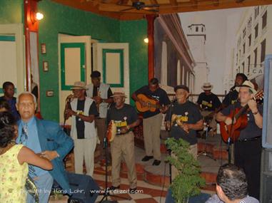 2004 Cuba, Santiago de Cuba, Casa de la Trova, DSC01188 B_B720